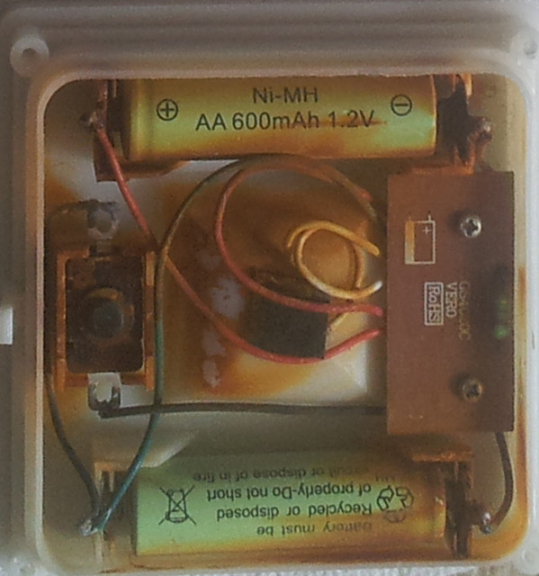 Circuit of a Solar Light Under Water