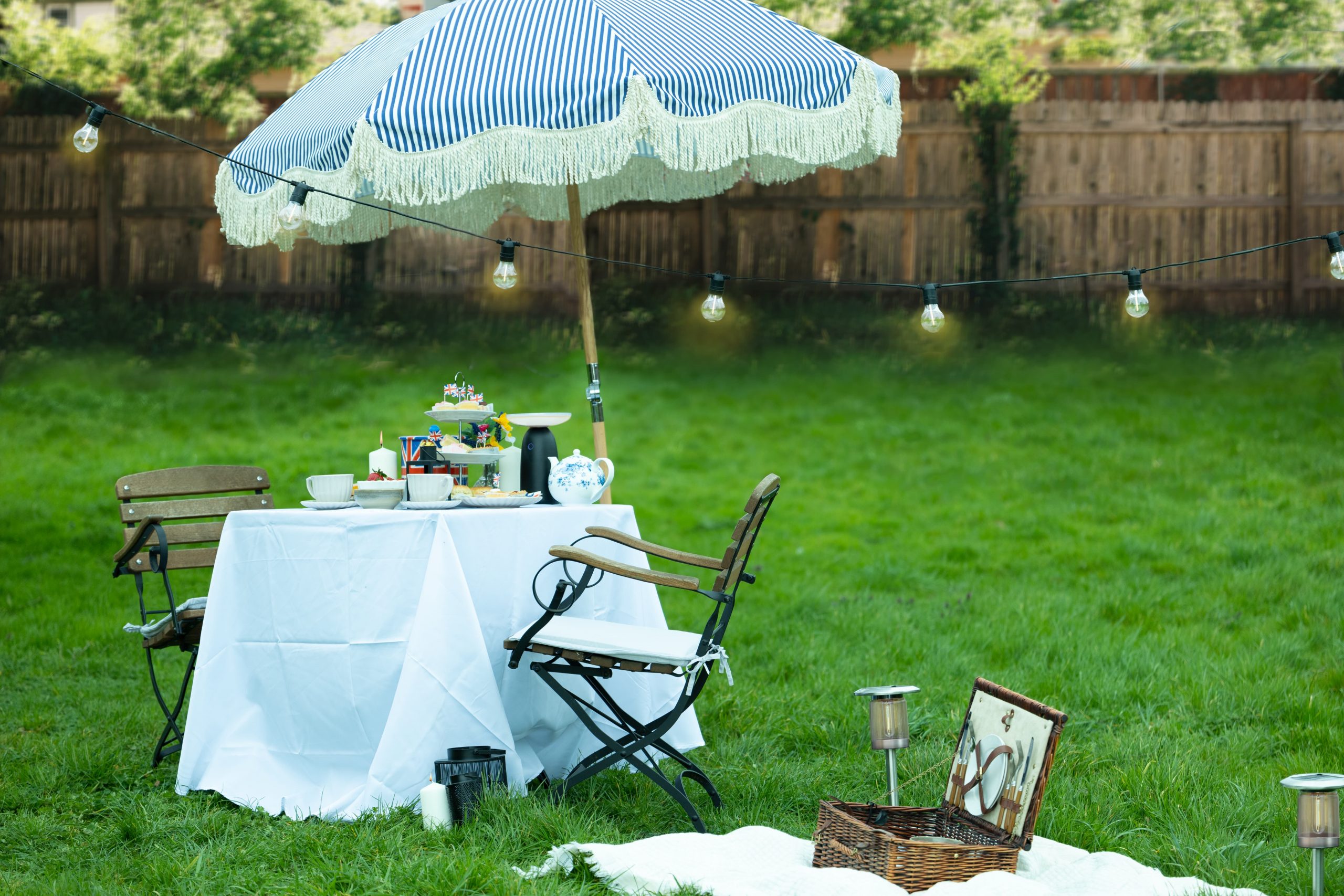 EB2023 Final Full Indoor/Outdoor Lighting Guides & Resources Solar