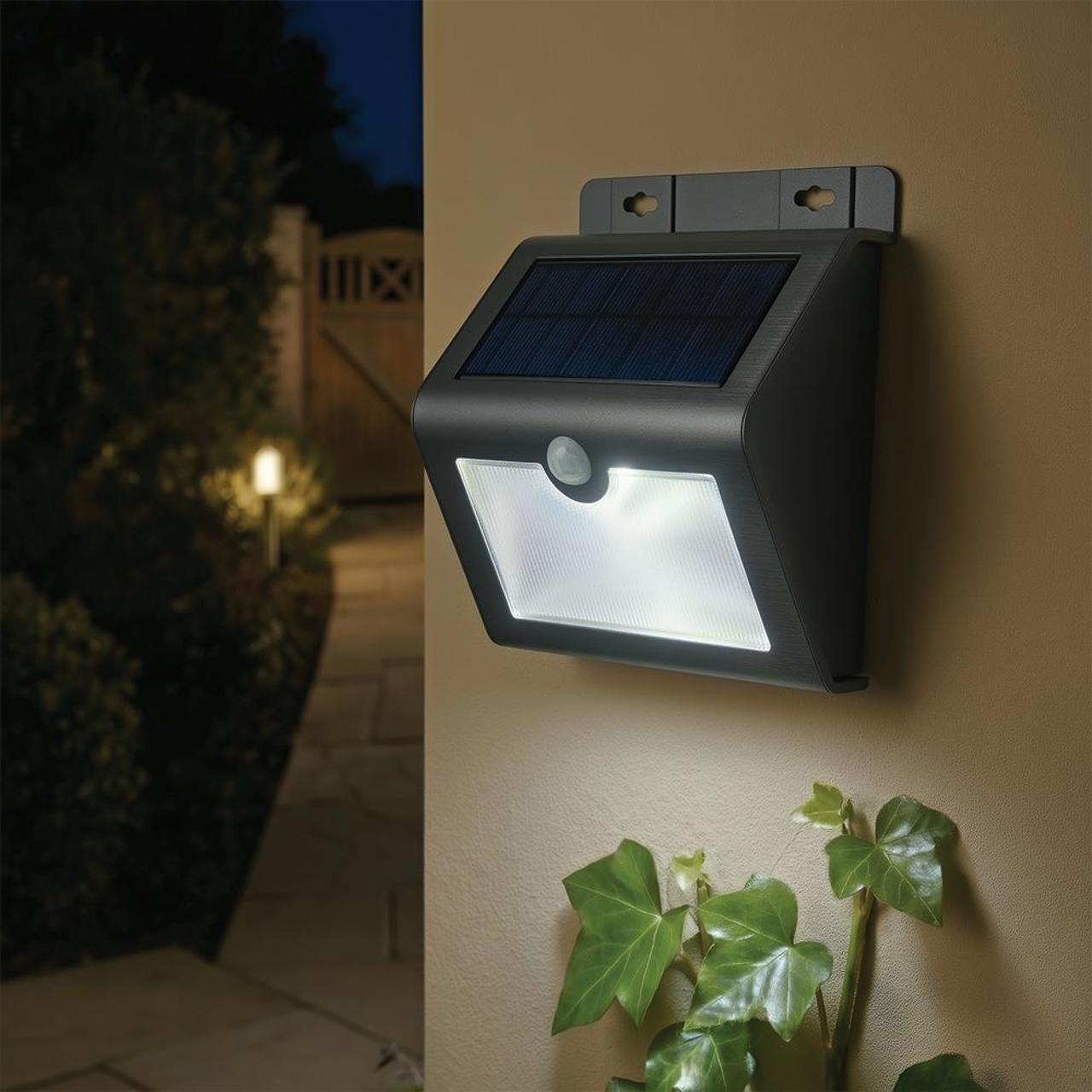 Sherpa XL PIR Solar Light with Magnetic Fixing