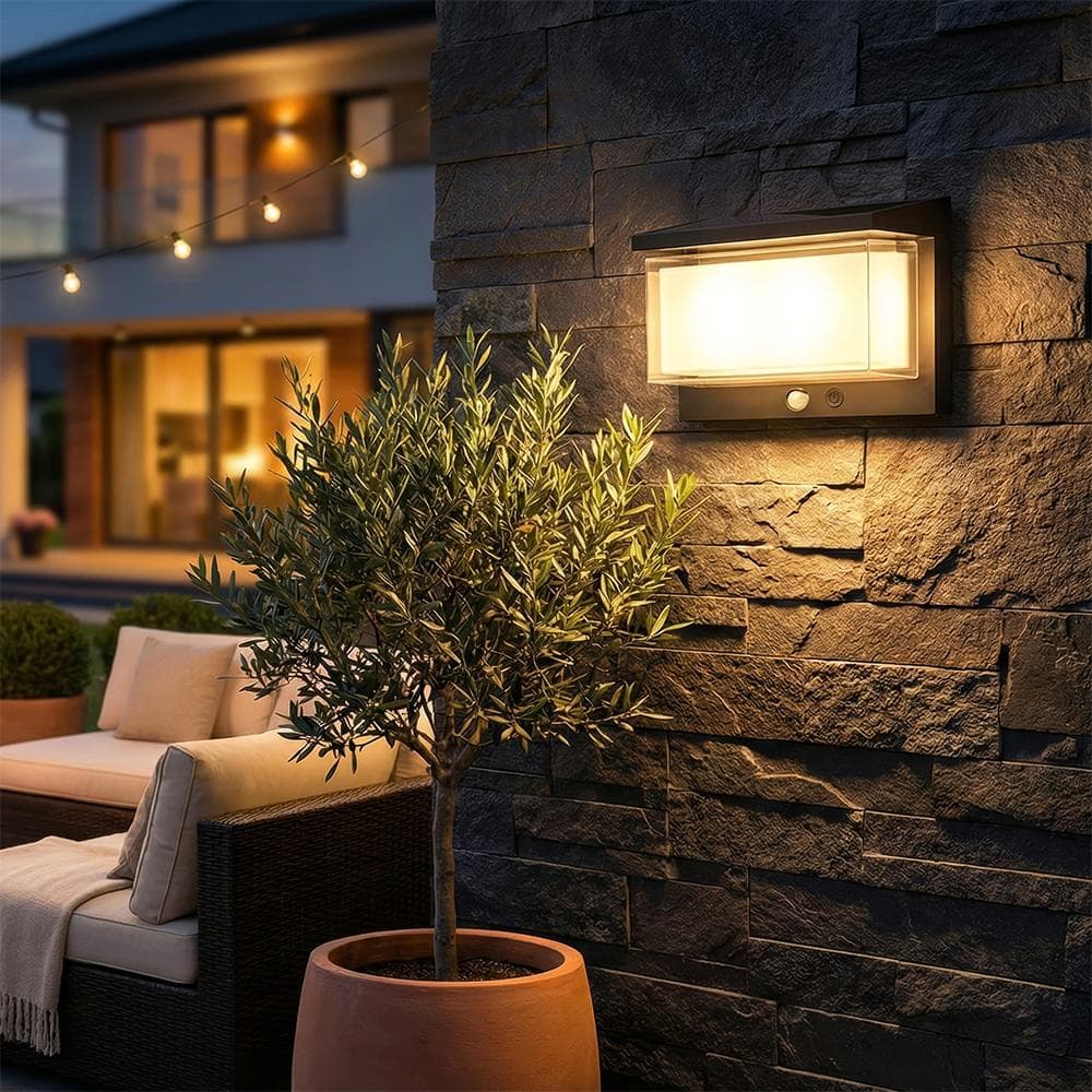 Stanway Solar Security Light