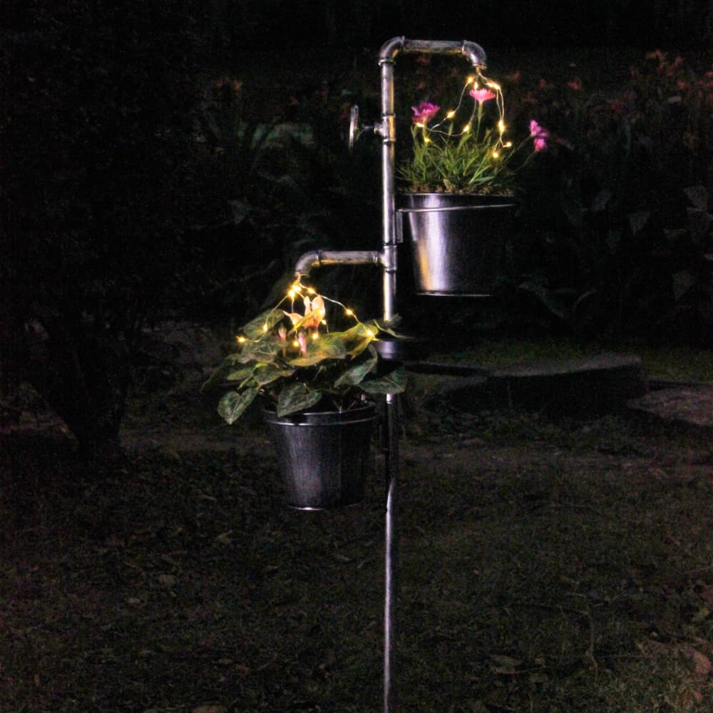 Solar Garden Tap Light key features