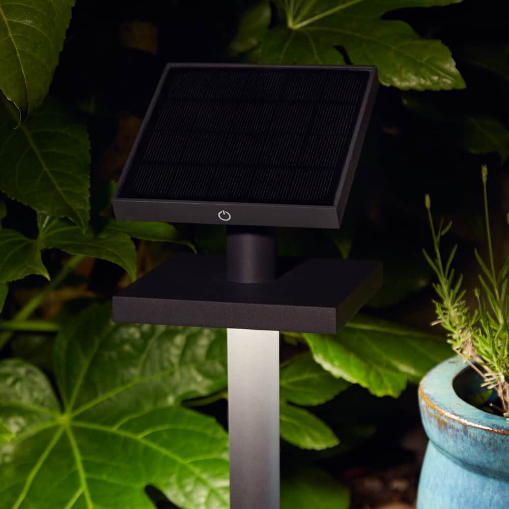 Anthralight Solar Garden Light key features