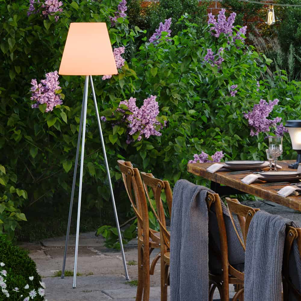 Rosalind Solar USB Floor Lamp supporting image 1
