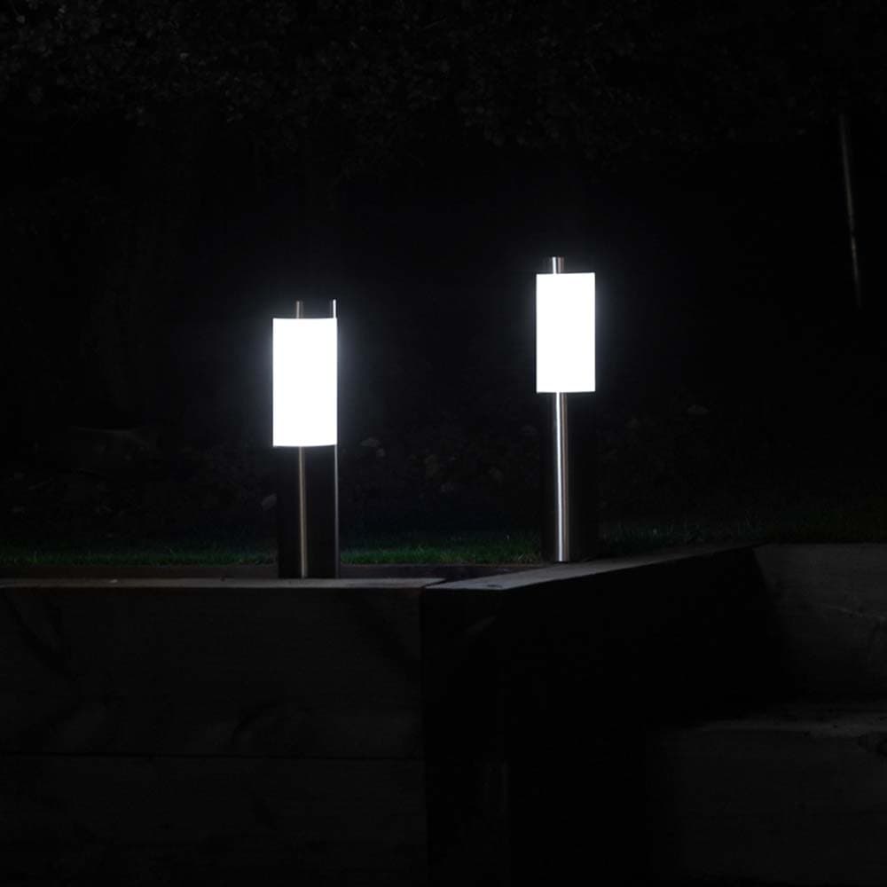 London Solar Post Lights (Set Of 2) key features