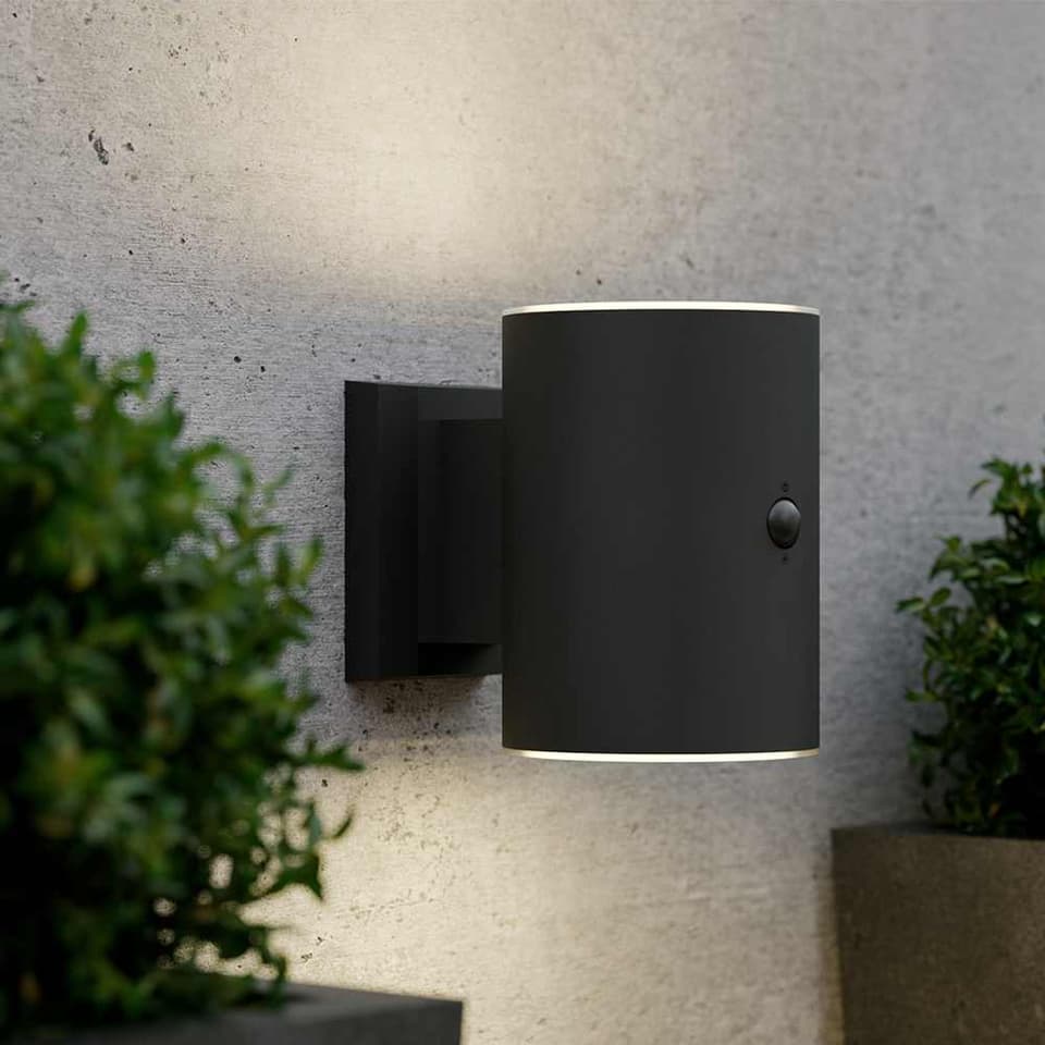 Grantham Up & Down Solar Motion Light view 1