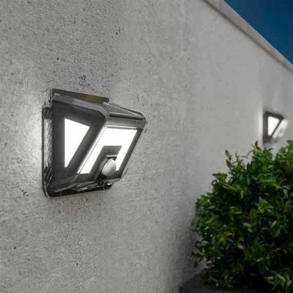 Quasar Solar Security Light view 1