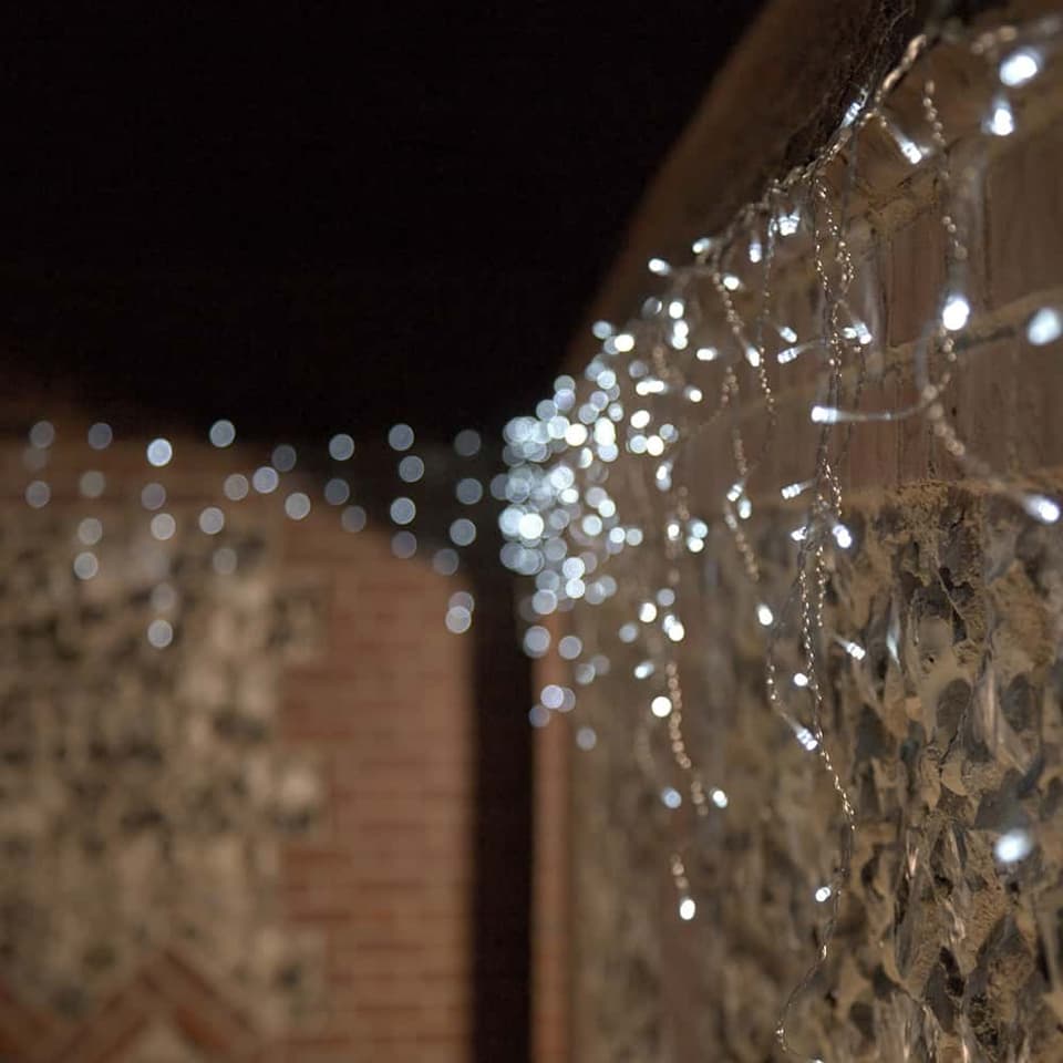 Lumify USB Solar Christmas Icicle Lights - 100 LEDs view 3