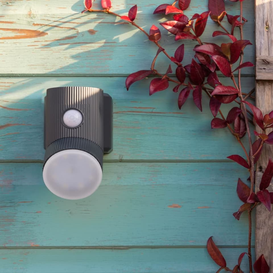 SentryTwist Solar Security Light view 3