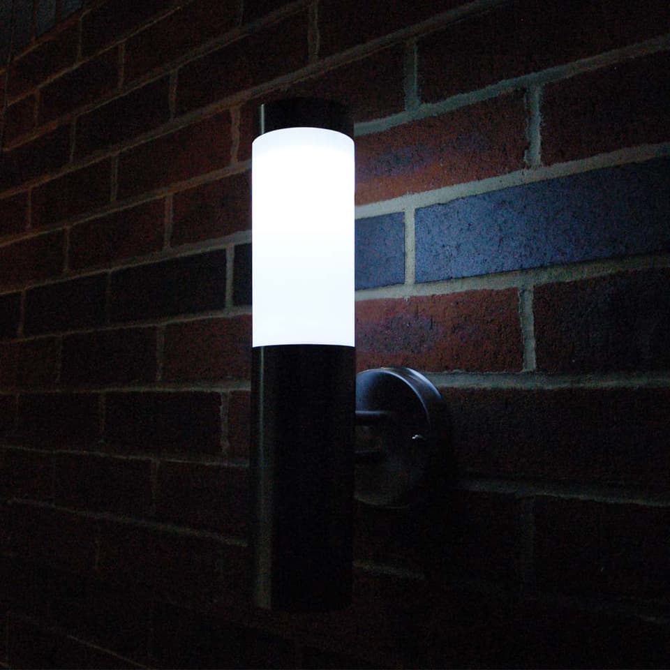 Canterbury Solar Wall Light view 2