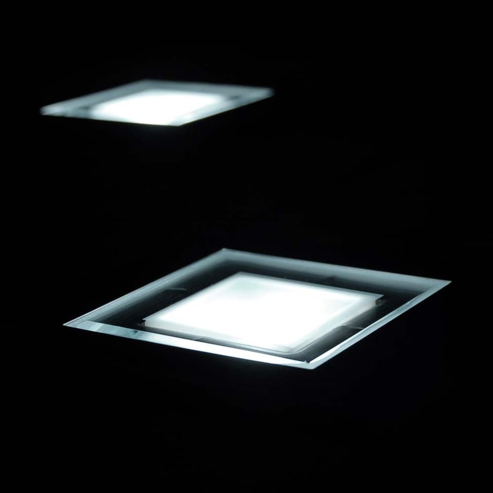 Set Of 4 Solar Square Decking Lights view 3