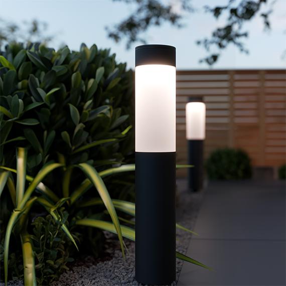 London USB Solar Post Light - Anthracite Edition